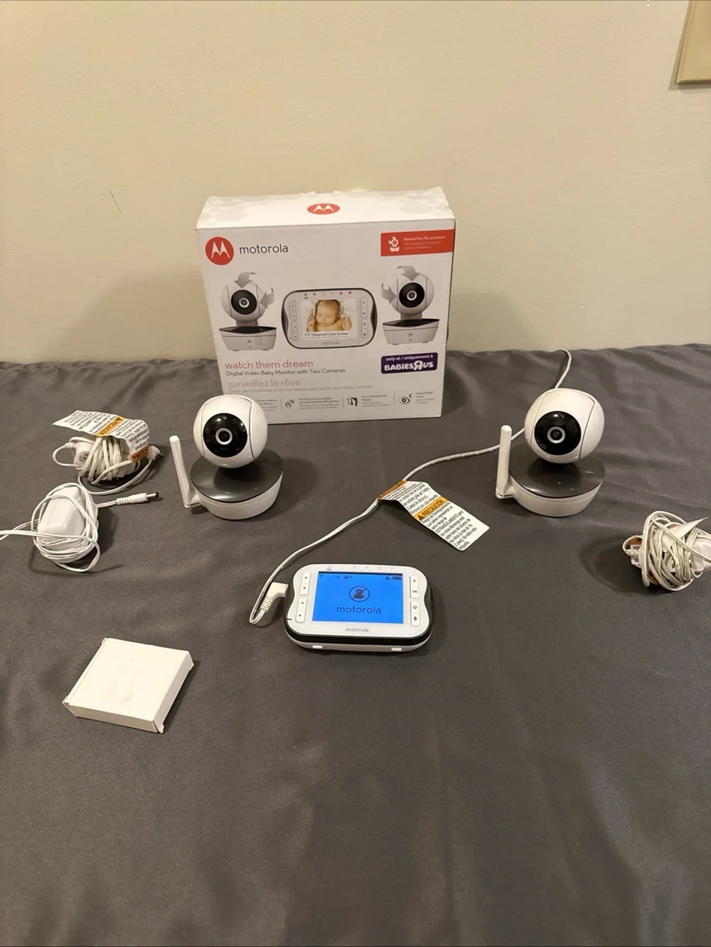 MOTOROLA VIDEO BABY MONITOR 2 Cameras, 3.5